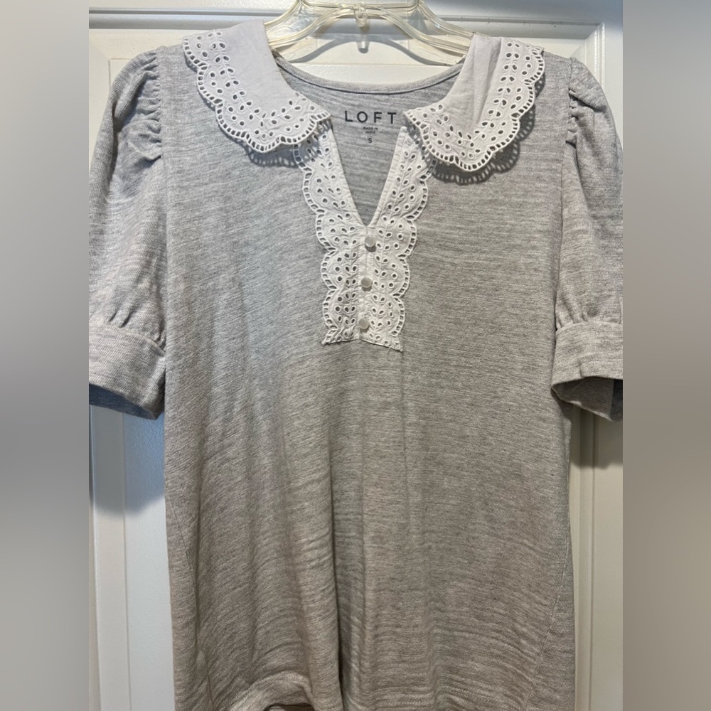 Loft knit top with Peter Pan collar